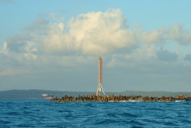 Panama Ships Canal.JPG (65847 bytes)